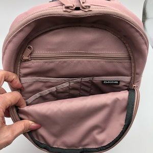dakine essentials pack mini 7l
